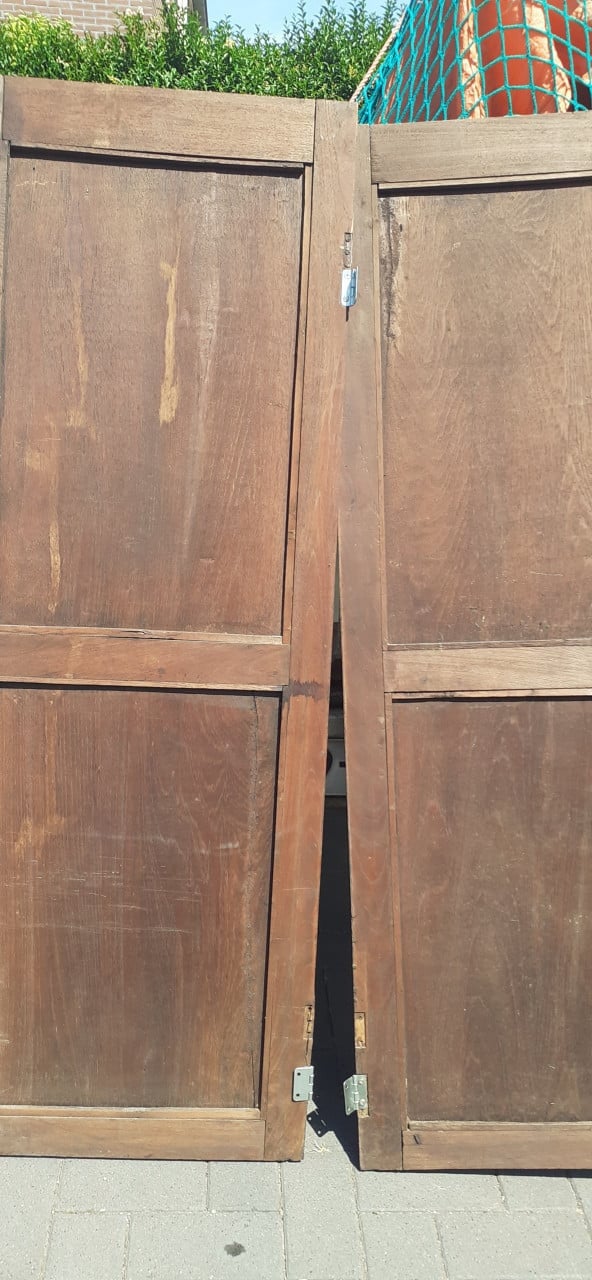 Grote prachtige KOLONIALE. kast 195x110x40cm & Diverse Kasten € 95,-