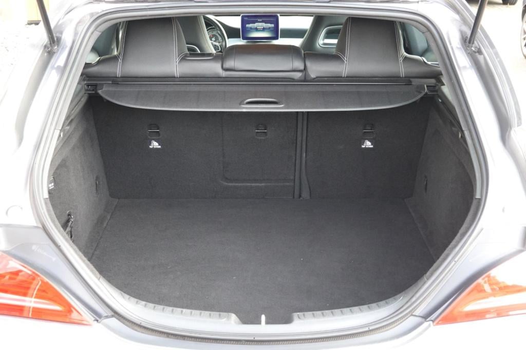 Mercedes-Benz Cla shooting brake 180 orangeart edition