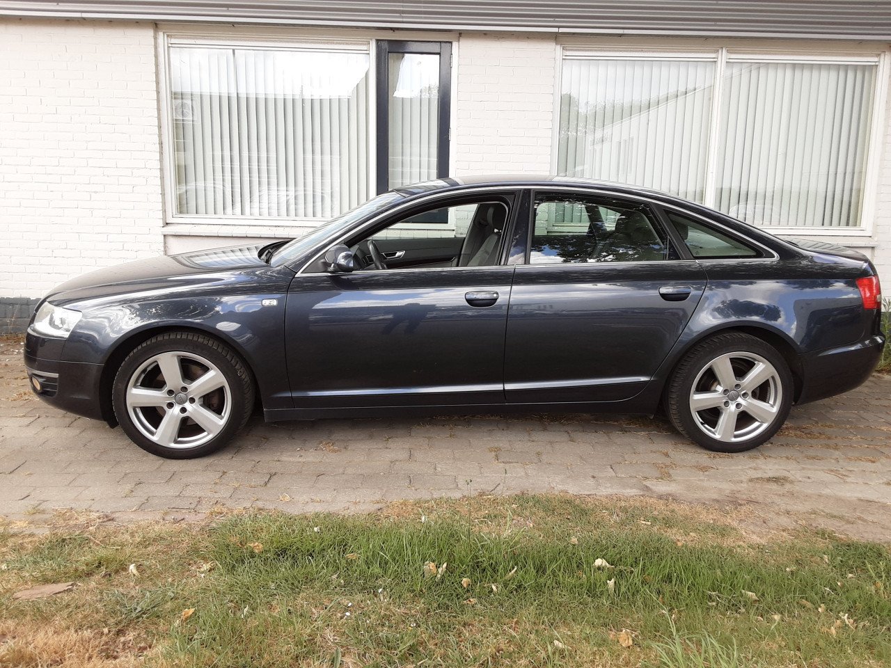 Audi A6 Limousine 3.2 FSi quattro edition automaat