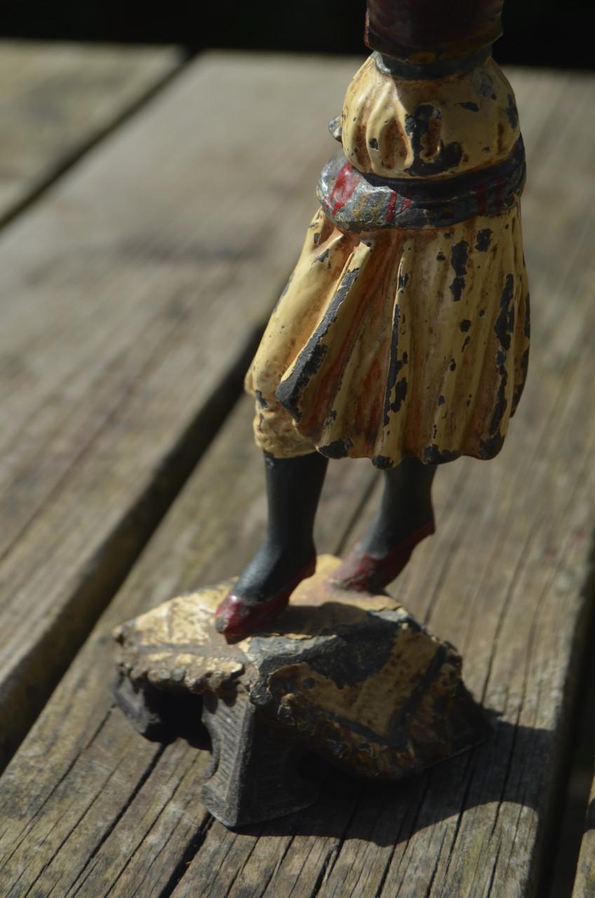 Lief schattig beeldje met een gebrek helaas......