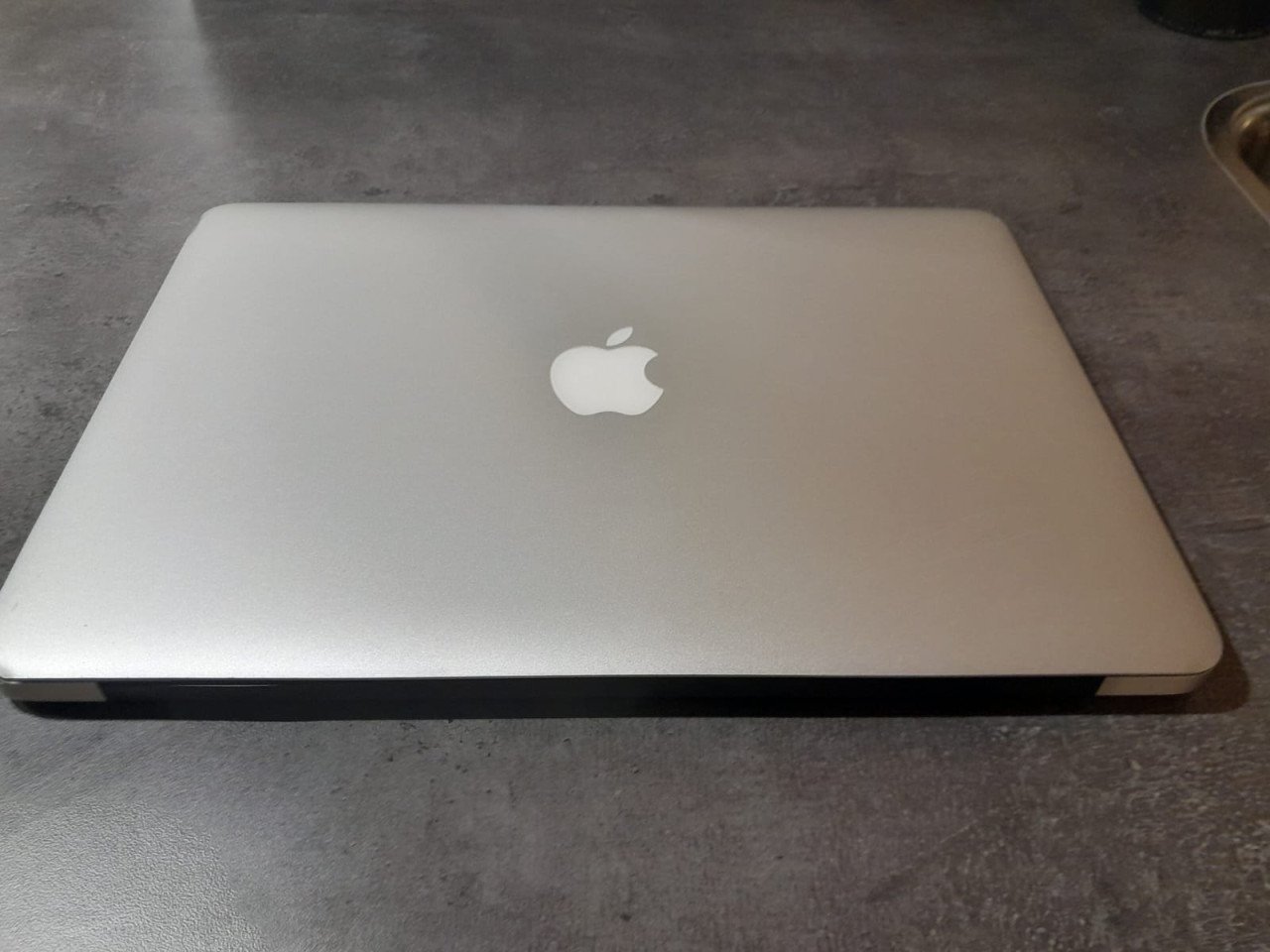 Apple MacBookAir 2015 | 13.3" | 1.6 GHz | 4 GB | 128 GB SSD | 9 m garantie