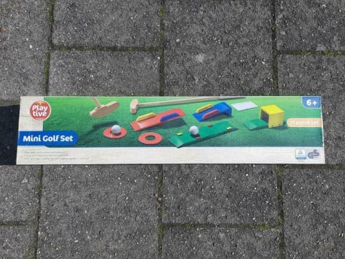 Buitenspeelgoed of voor binnen mini golfset vanaf 3 jaar geheel nieuw/compl