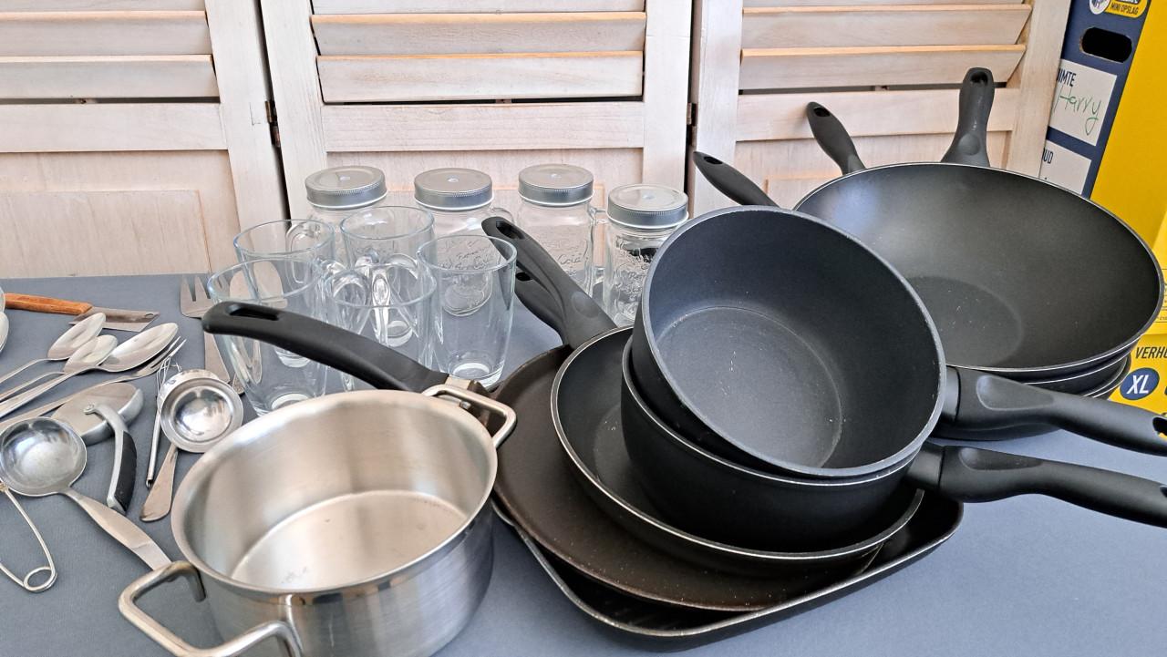 Pannen, glazen, bestek enz.