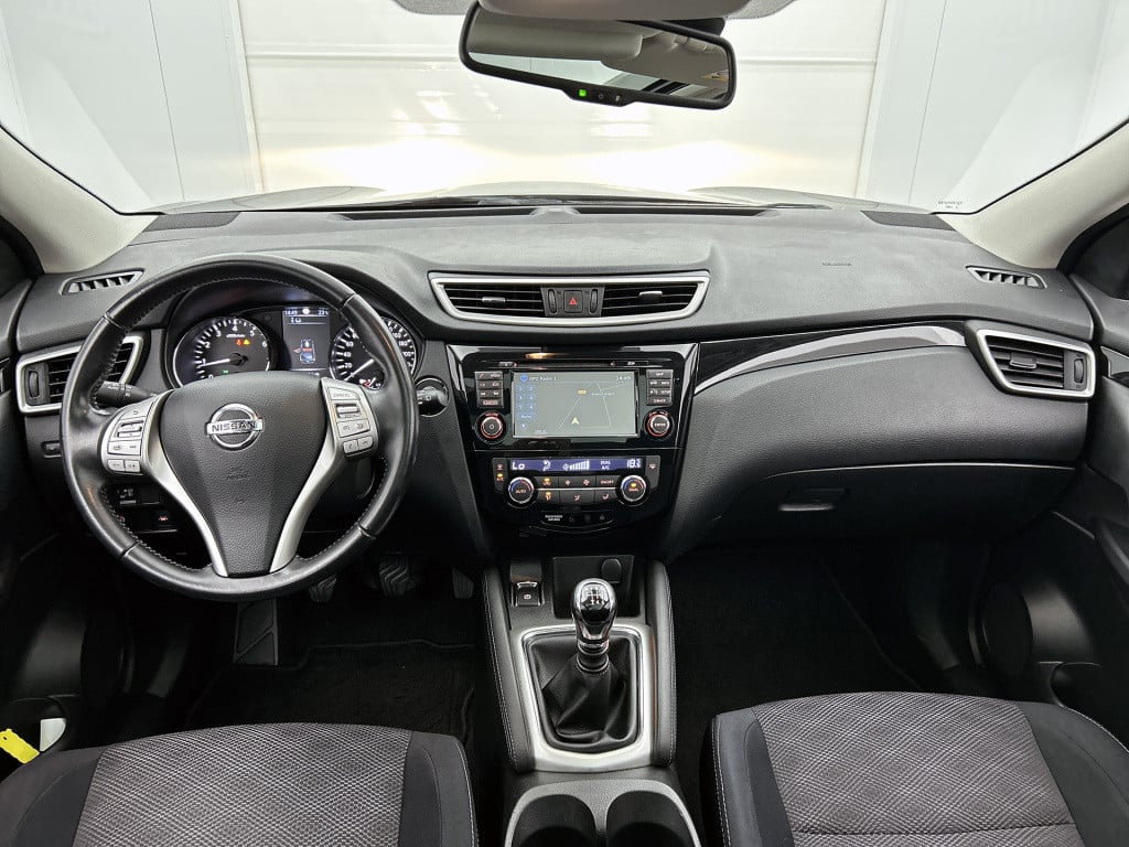 Nissan Qashqai 1.2 connect edition | panoramadak | trekhaak |