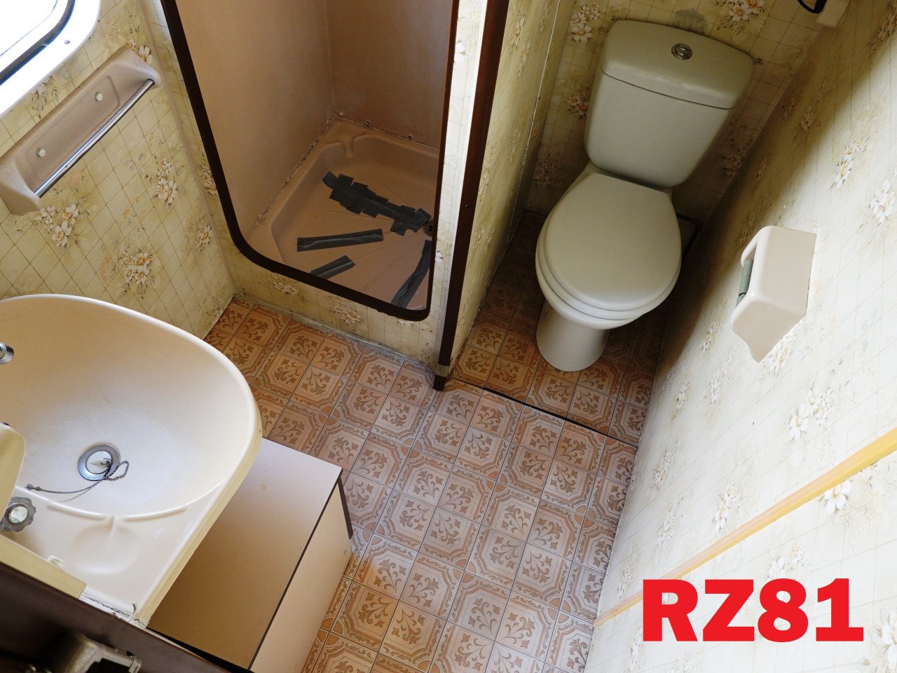 Stacaravan met retro interieur voor de handige klusser met 2/3 slaapkamers