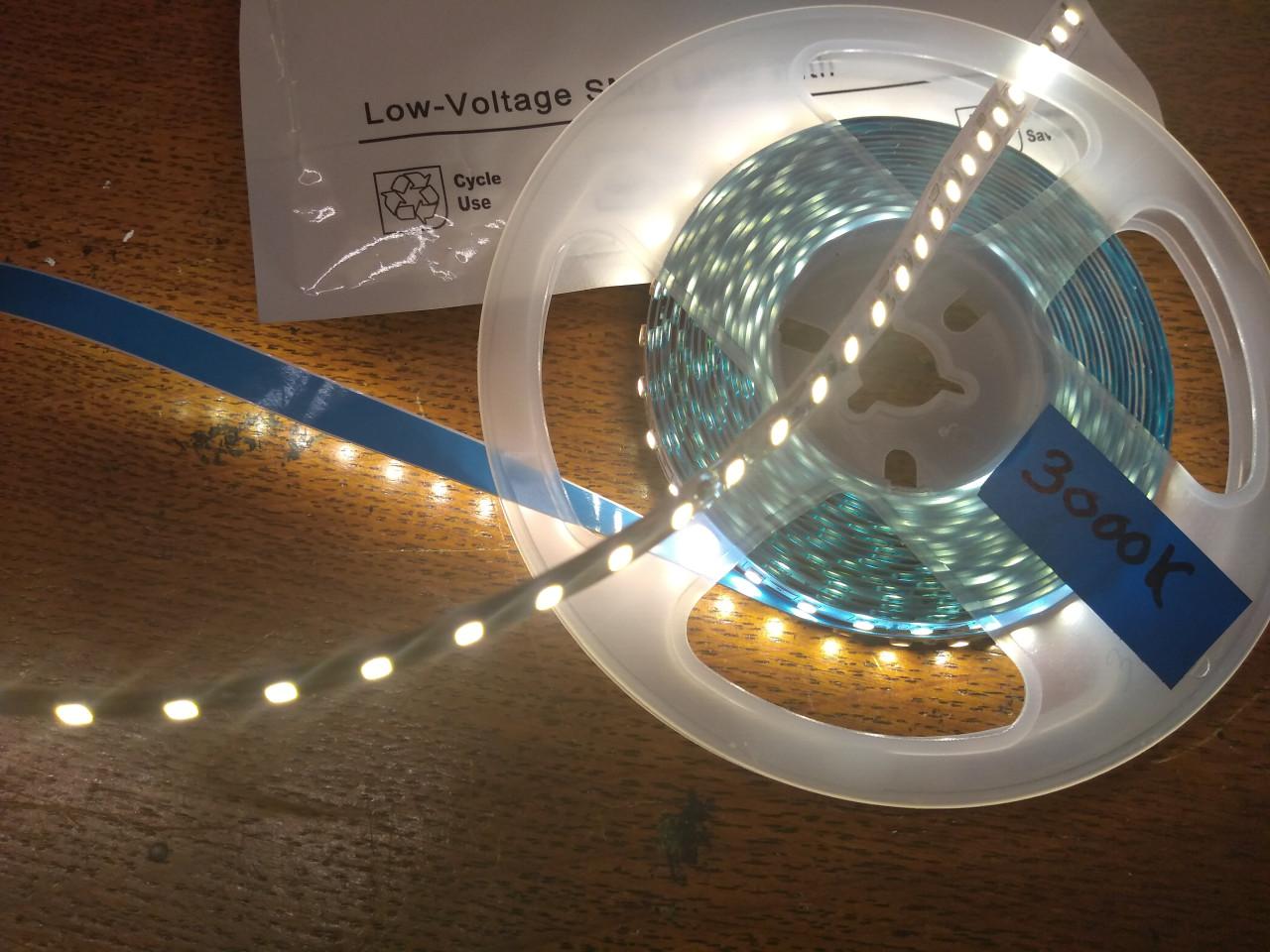 Te koop Led strip 3000k van 4 meter  12 Volt .