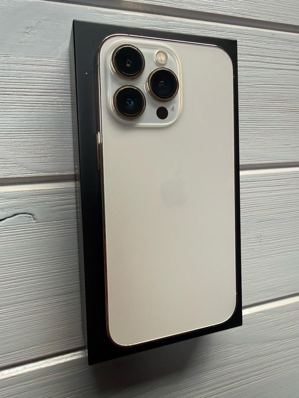 Prachtige Apple iPhone 13 Pro 128 GB Goud – Krasvrij!