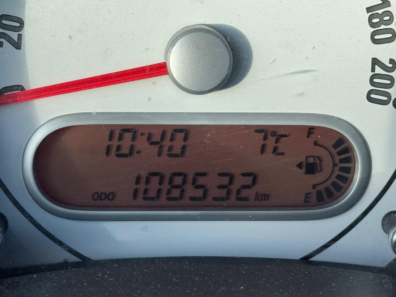 Opel agila bj 2011 2750 euro