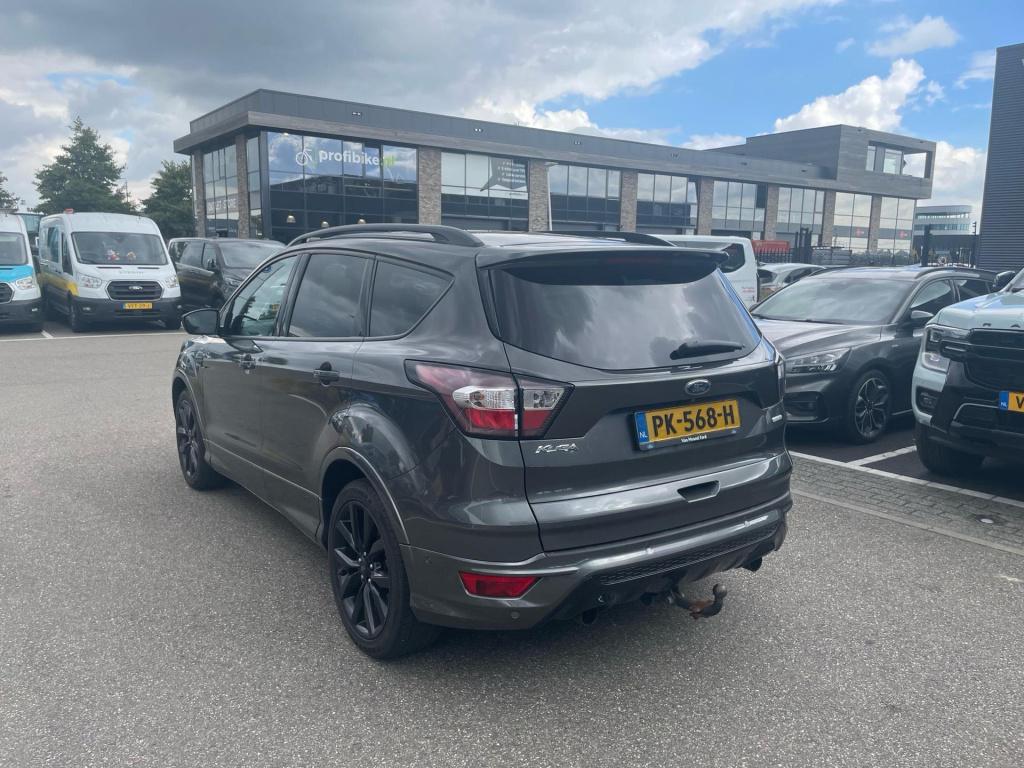 Ford Kuga 1.5 ecoboost st line 150 pk