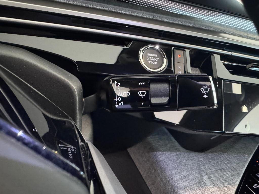 Peugeot E-3008 gt 73 kwh