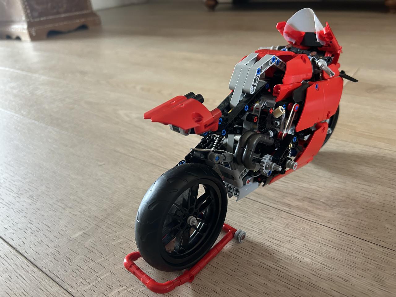 Lego Technic 42107 – Ducati Panigale V4 R