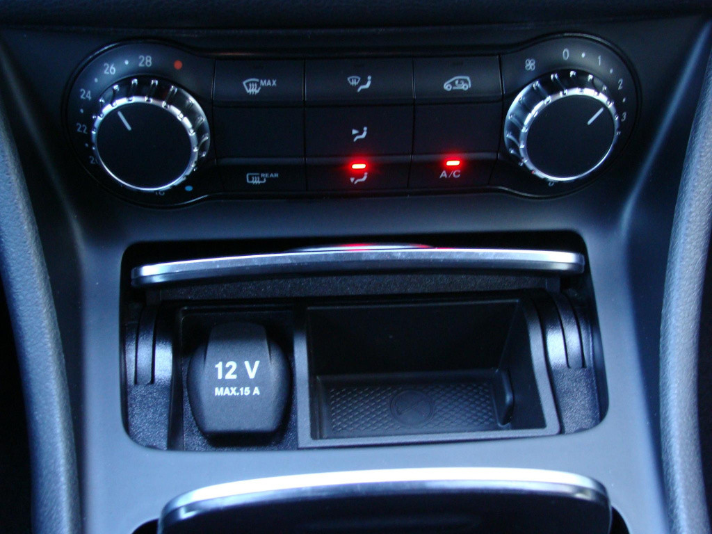 Mercedes-Benz Gla-klasse 180 premium urban