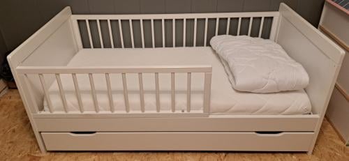 Peuterbed met accessoires Petite Amélie