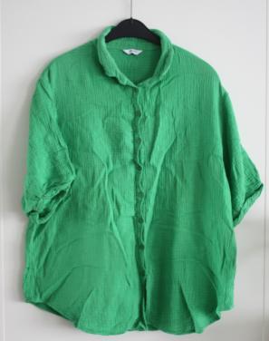 Fel groene blouse  maat m