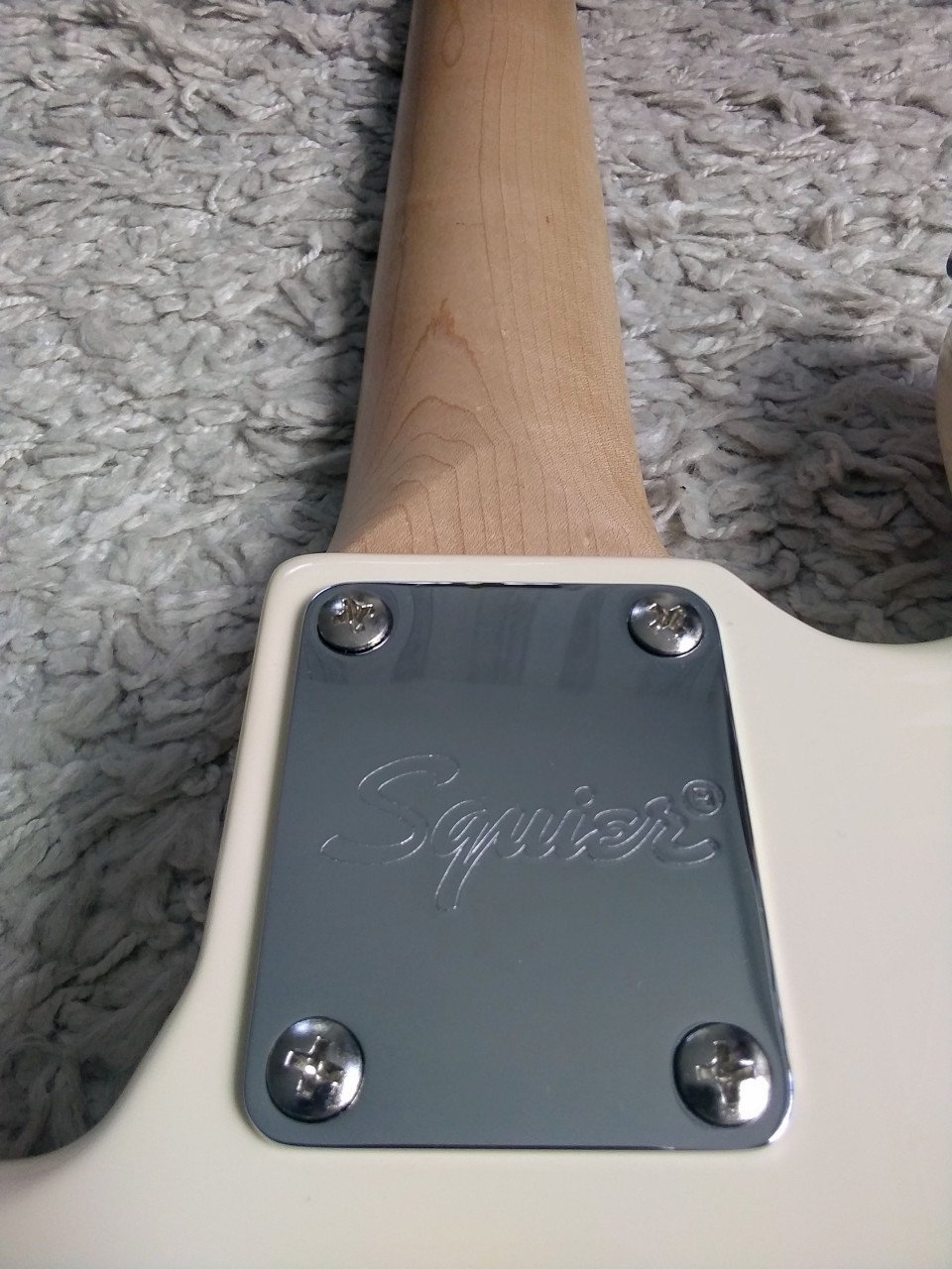 Squier Affinity PJ Bass Olympic White met upgrades 2024