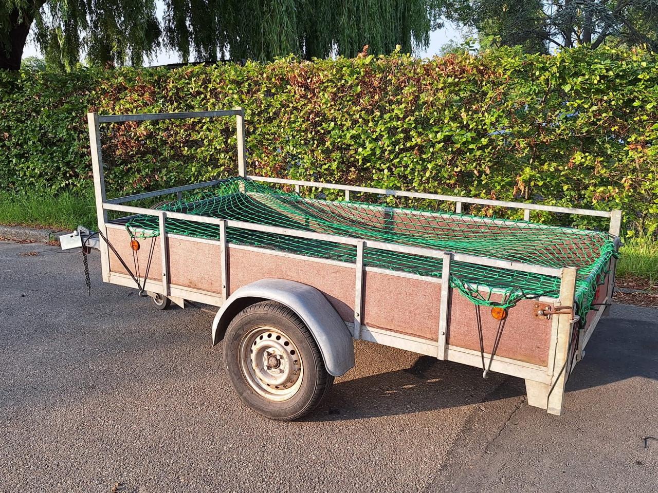 Statafels wit of zwart te huur