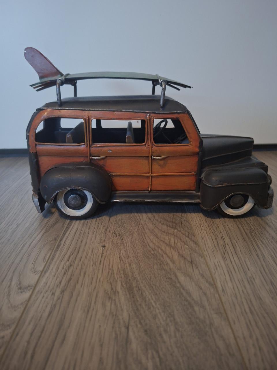 Metalen auto