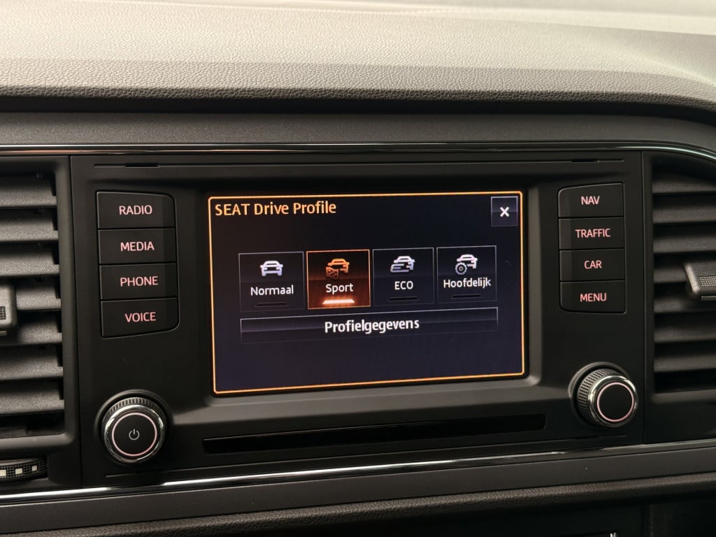 Seat Leon 2.0 tdi fr | led | navi | cruise | dab | stoelverwarming | blueto