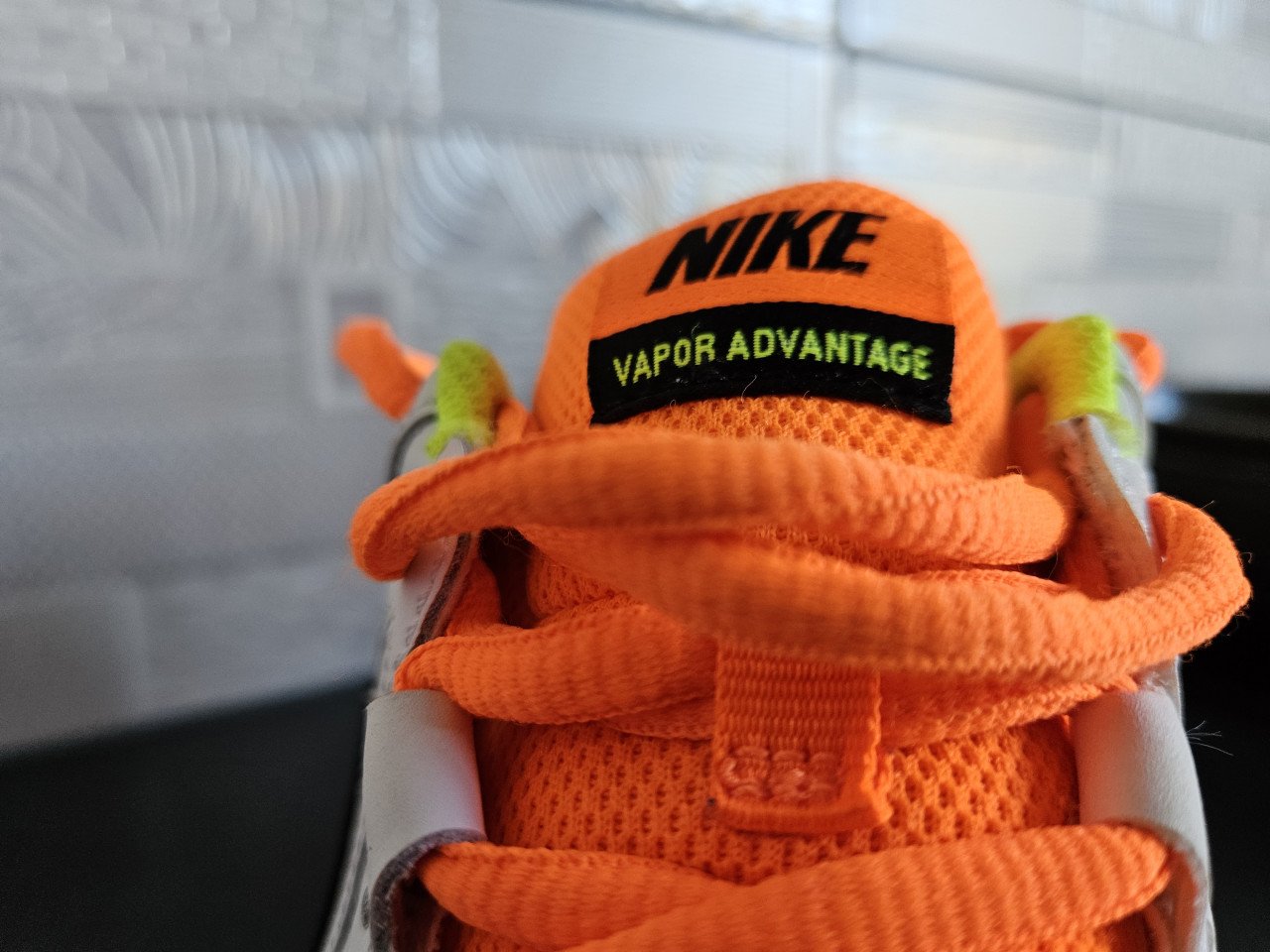 Nike Vapor Advantage tennisschoenen in wit/oranje/groen, maat EU 40