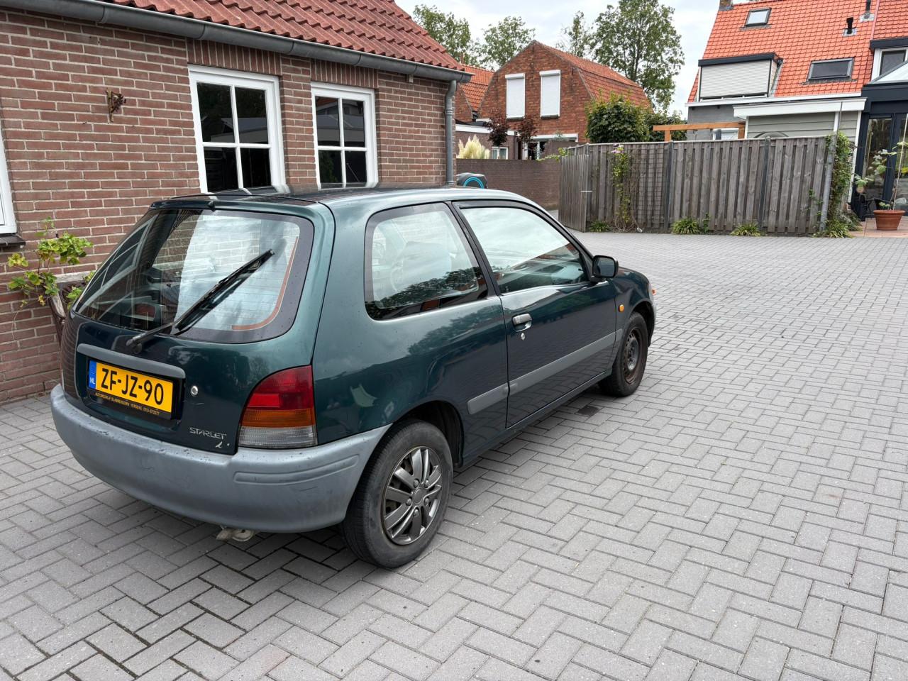 Toyota Starlet 1999