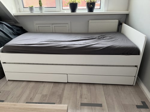 Bedframe 90x200cm met onderbed en opbergruimte wit.