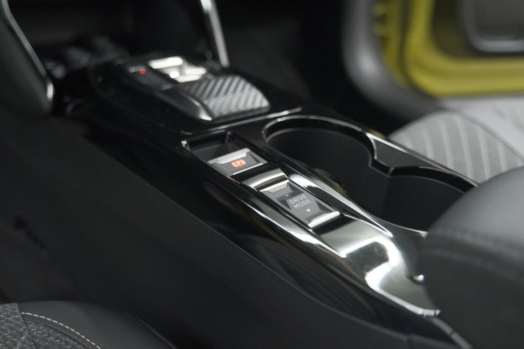 Peugeot 208 ev allure 50 kwh | stoelverwarming | apple carplay | parkeersen