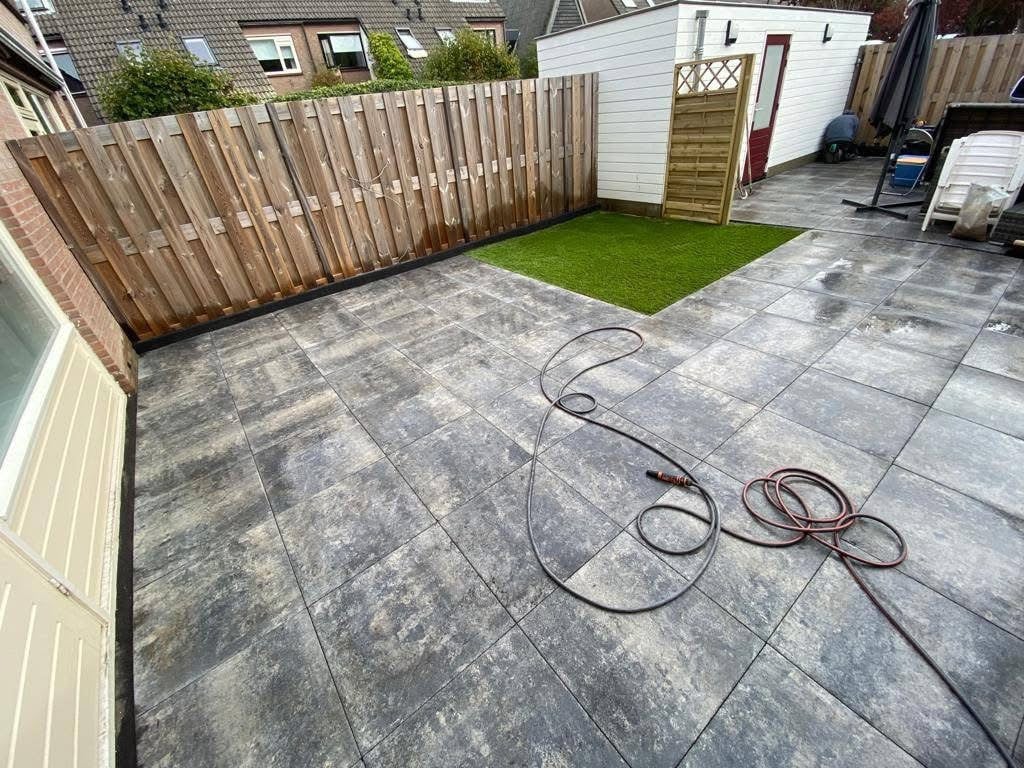 Stratenmaker/ Tuinaanleg