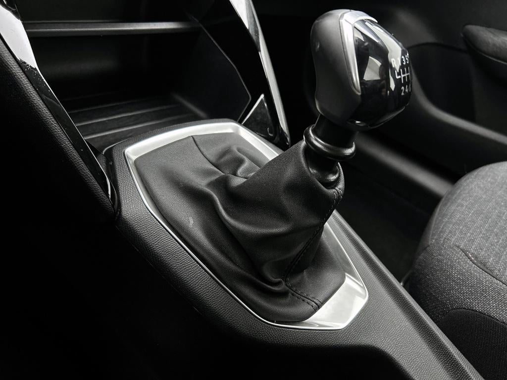 Peugeot 208 100 pk style | rijklaar | navigatie | parkeerhulp | apple carpl