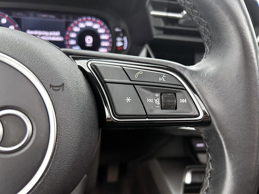 Audi A3 sportback 30 tfsi s edition | automaat | panoramadak | apple carpla