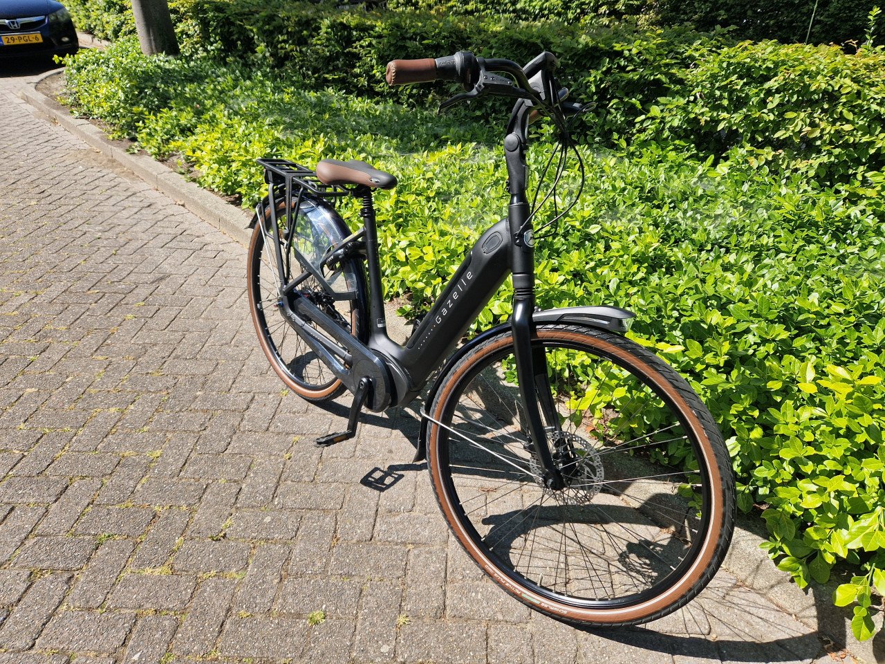 Zo goed als nieuwe Gazelle Grenoble C8 elektrische fiets met Bosch motor