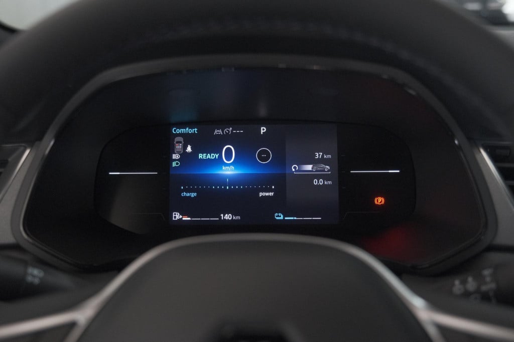 Renault Captur 1.6 e-tech full hybrid 145 techno | advanced driving | camer