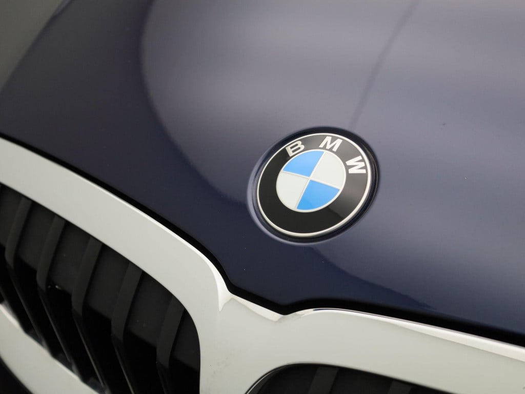 BMW 3-serie touring 330e business edition plus | automaat | navigatie | app