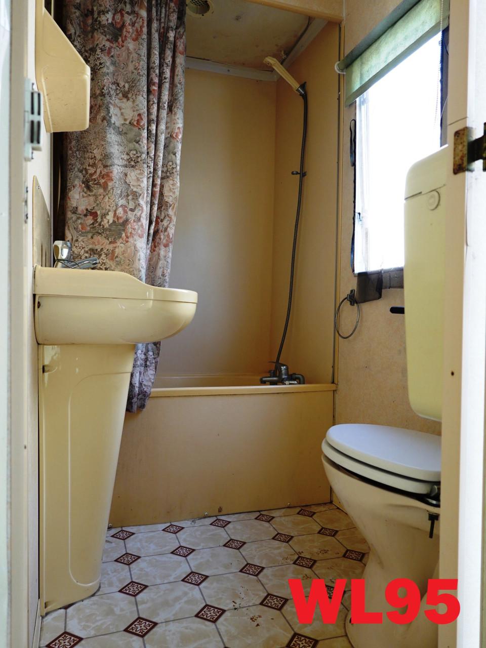 Betaalbare opknap stacaravan te koop voor 6 personen