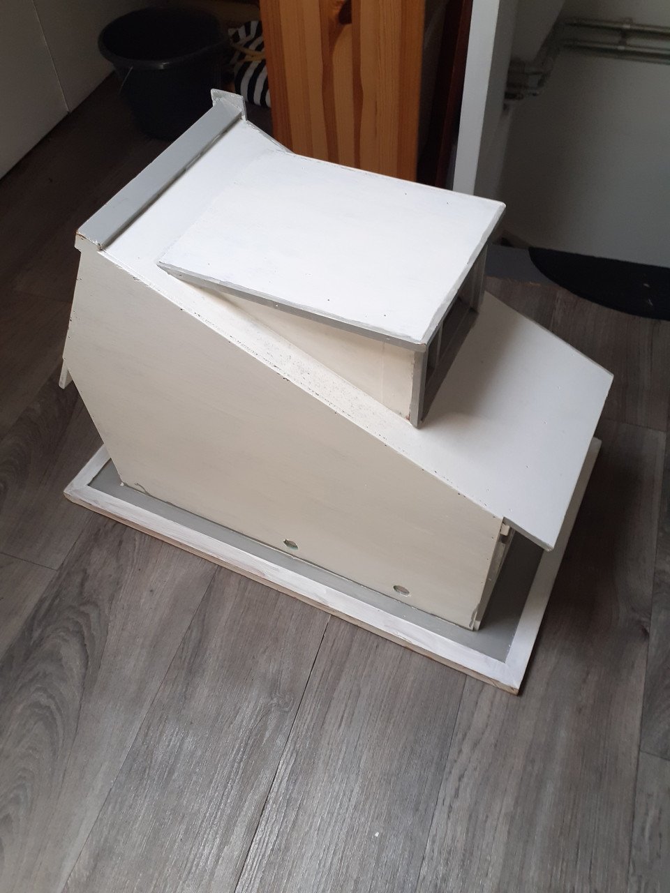 Poppenhuis hout 70x55x45