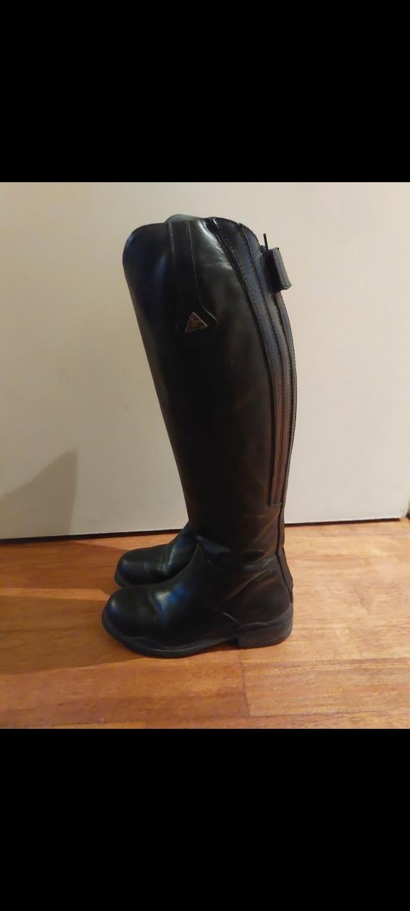 Rijlaarzen Mountain horse