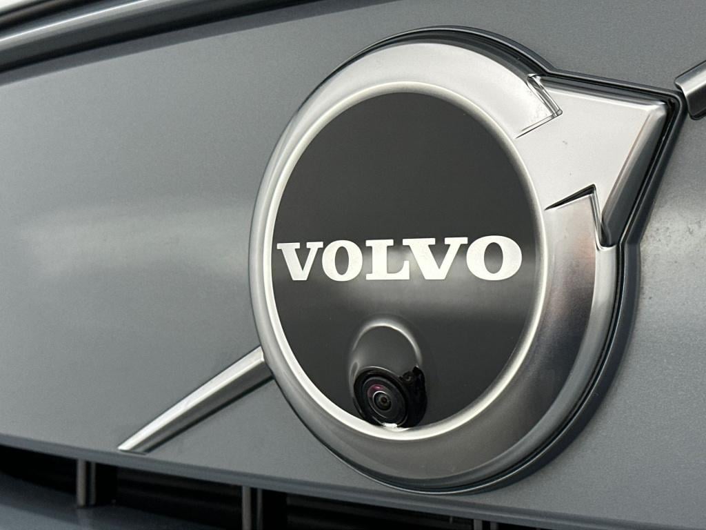 Volvo XC40 p8 408pk awd recharge r-design| pano| 360camera| h&k audio|