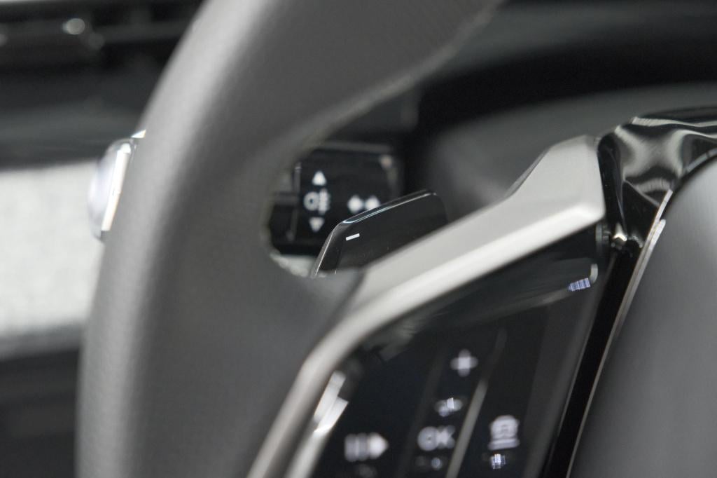 Peugeot 3008 1.2 hybrid 136 gt | camera | adaptieve cruise control | elektr