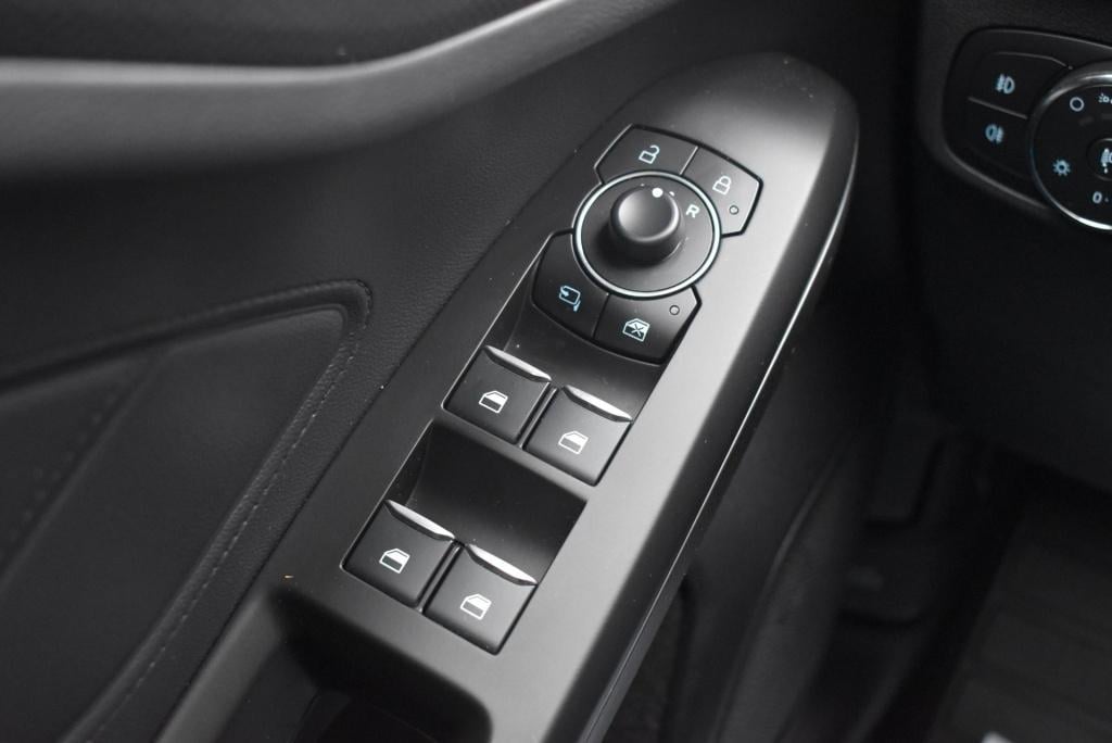 Ford Focus wagon 1.0 ecoboost hybrid st line x | climate control | adaptiev