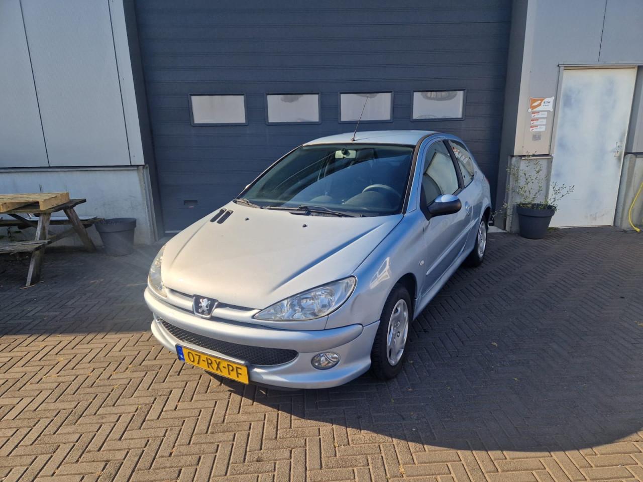 TE KOOP PEUGEOT 206 1.4 PRO LINE MET AIRCO 999,- EURO