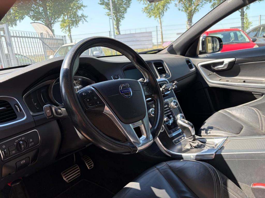 Volvo V60 2.4 d6 awd pl.i r-d.