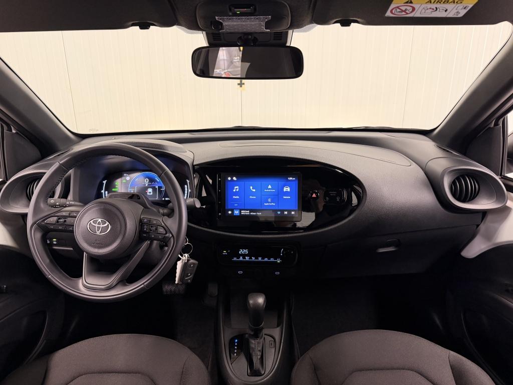 Toyota Aygo X hybrid 115 play