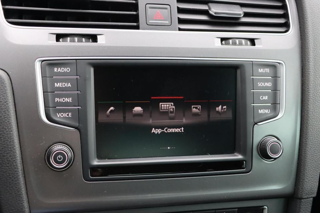 Volkswagen Golf 1.2 tsi connected series 110pk