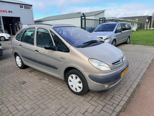 Citroen Xsara Picasso 1.6i différence