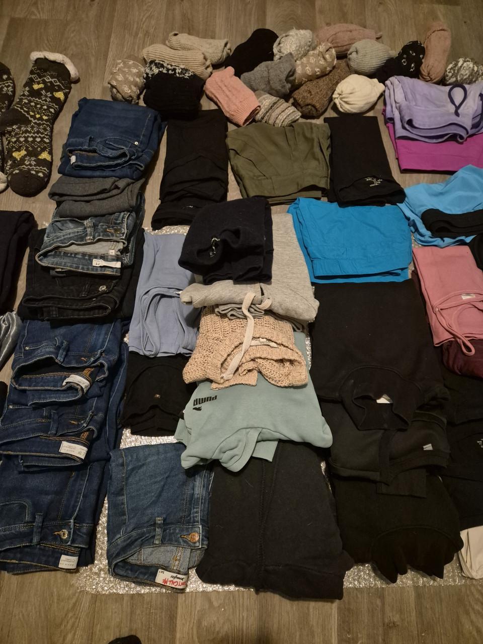 Kledingpakket vooral xs en s 83 stuks