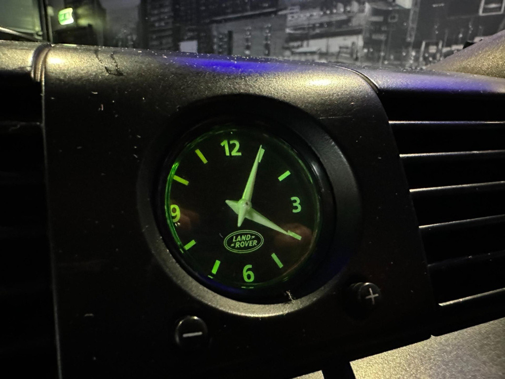 Land Rover Defender 2.4 td 110" x-tech dc *grijs kenteken 7 persoons*