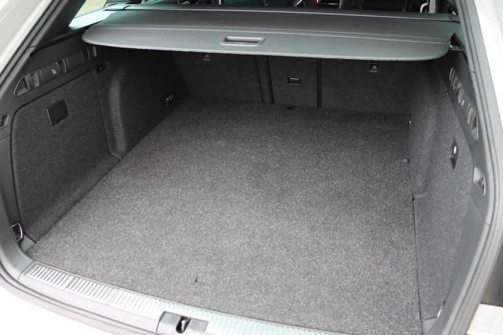 Skoda Superb combi 1.4 tsi iv sportline 218pk dsg6