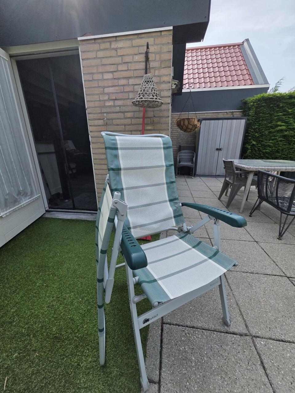 Verstelbare inklapbare stoel met benen steun
