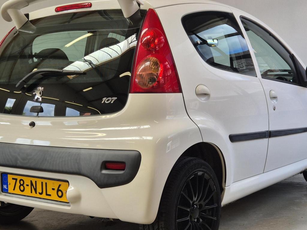 Peugeot 107 1.0-12v xr origineel nl / 5-deurs / airco
