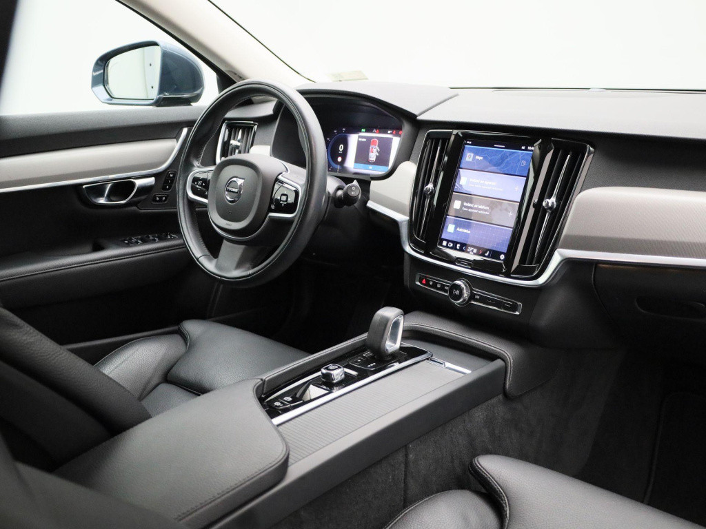 Volvo V90 2.0 b4 momentum business | automaat | navigatie | leder | apple c