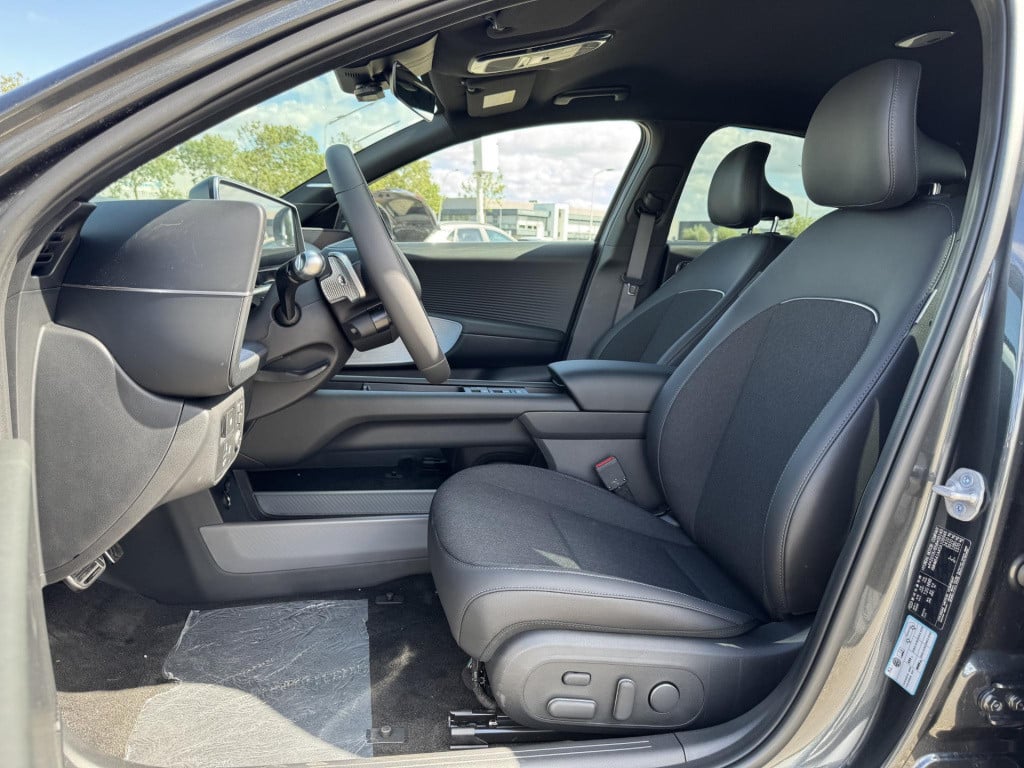 Hyundai Ioniq 6 business 77.4 kwh